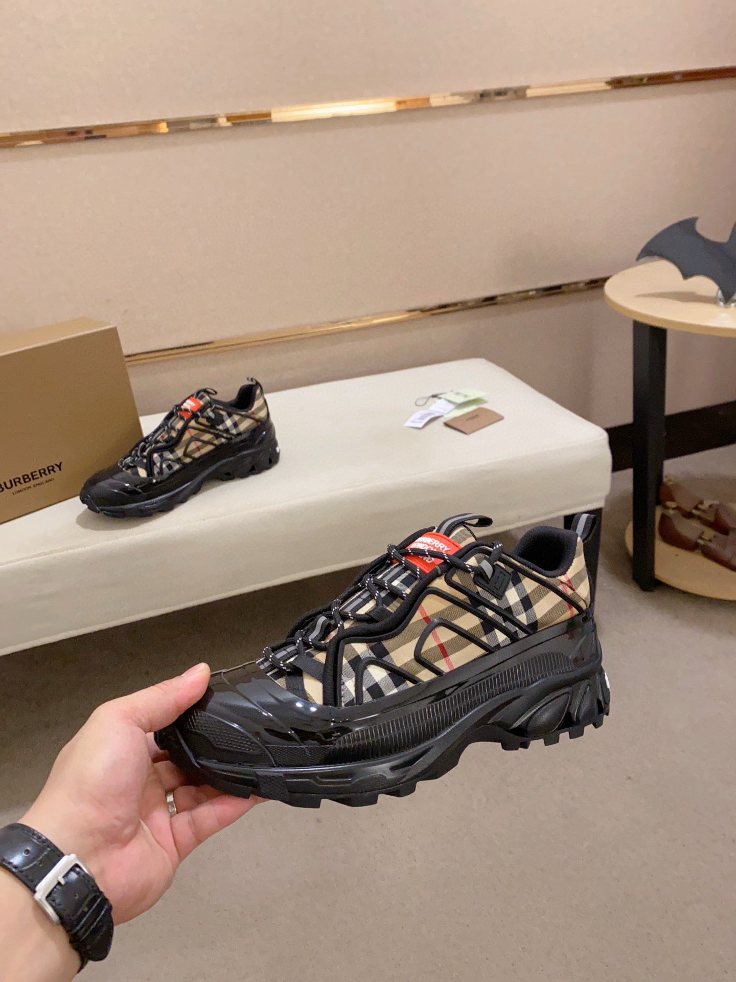 25 Luxury B Brand Casual Sneakers 0425010911
