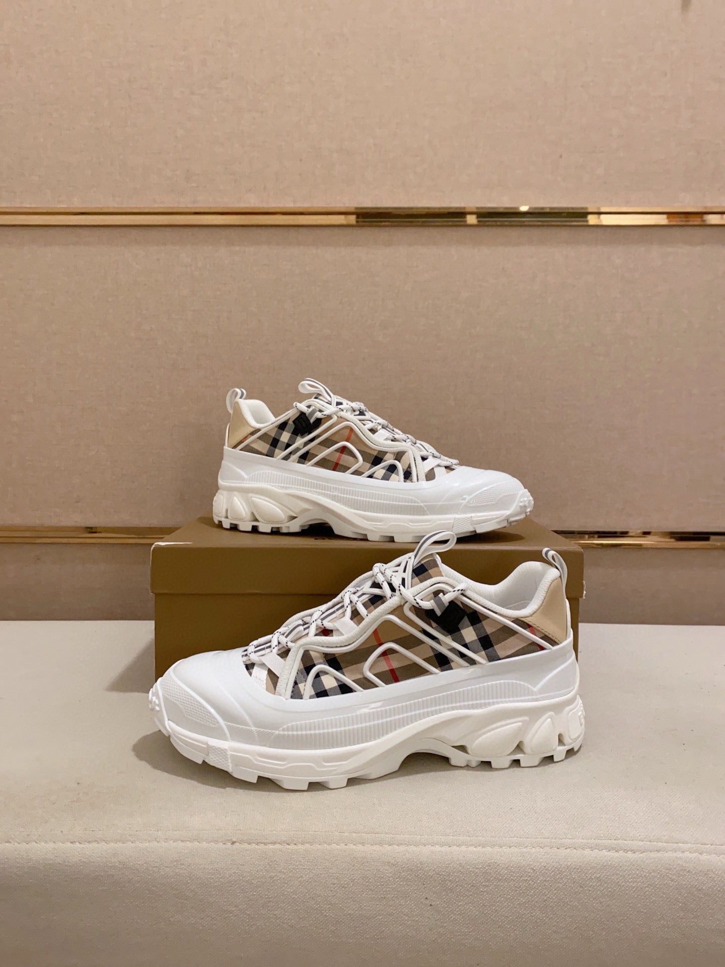 25 Luxury B Brand Casual Sneakers 0425010911