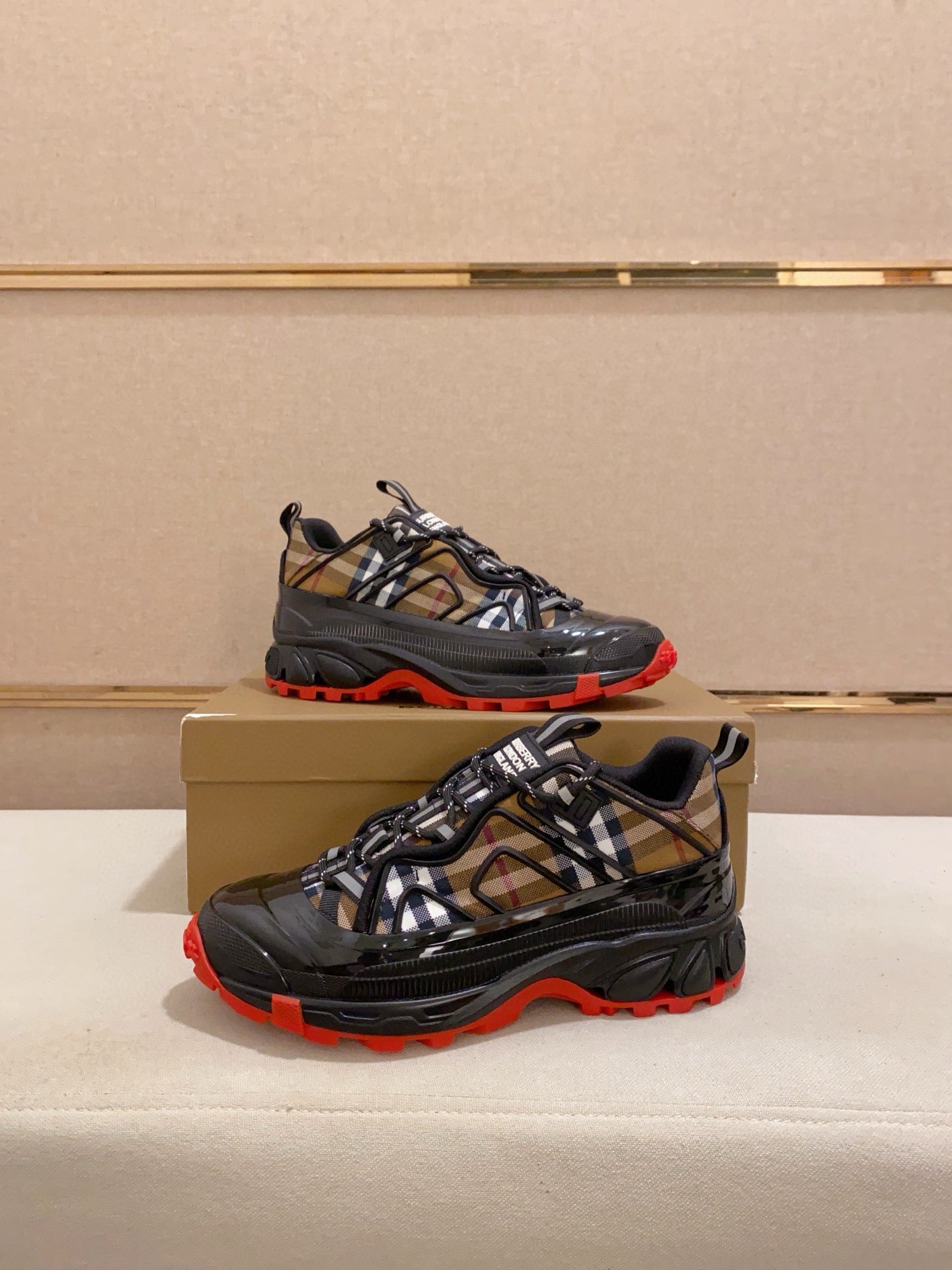 25 Luxury B Brand Casual Sneakers 0425010911