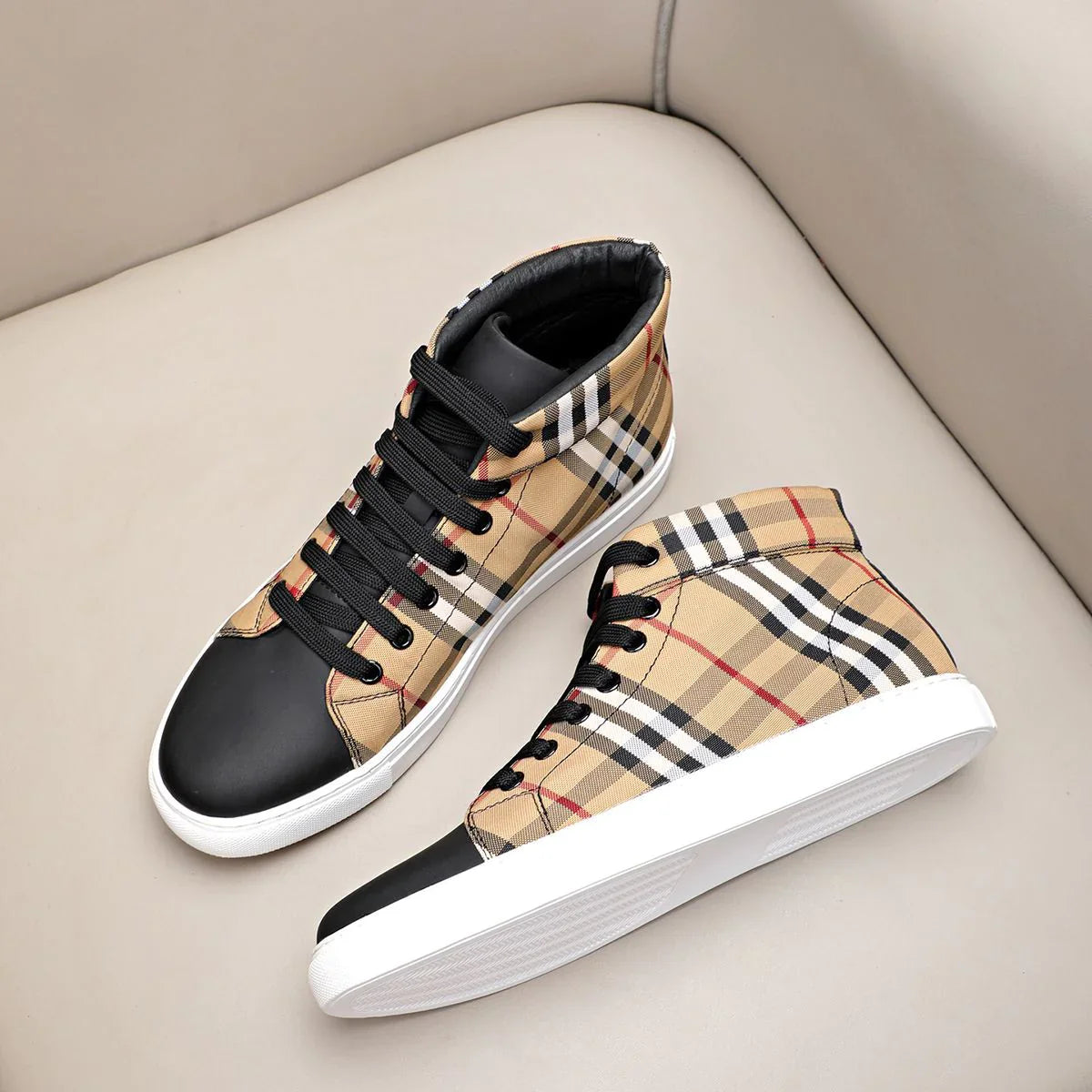 Casual and Versatile High-top Shoes 0823122606