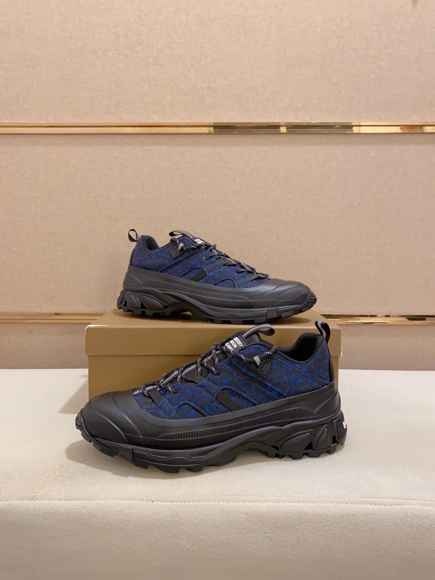 25 Luxury B Brand Casual Sneakers 0425010911