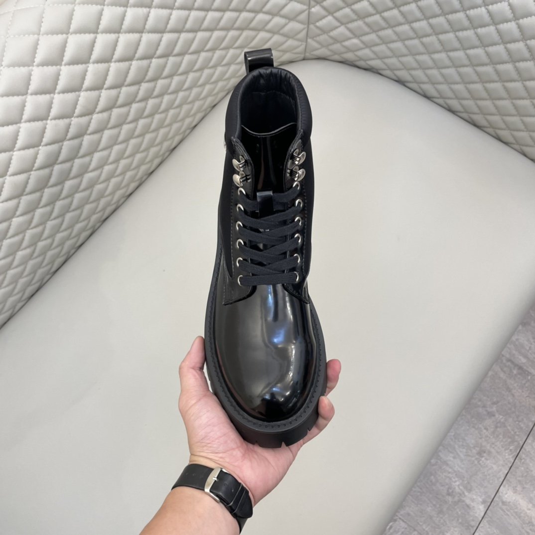 Classic Black High Top Boots 0823121503