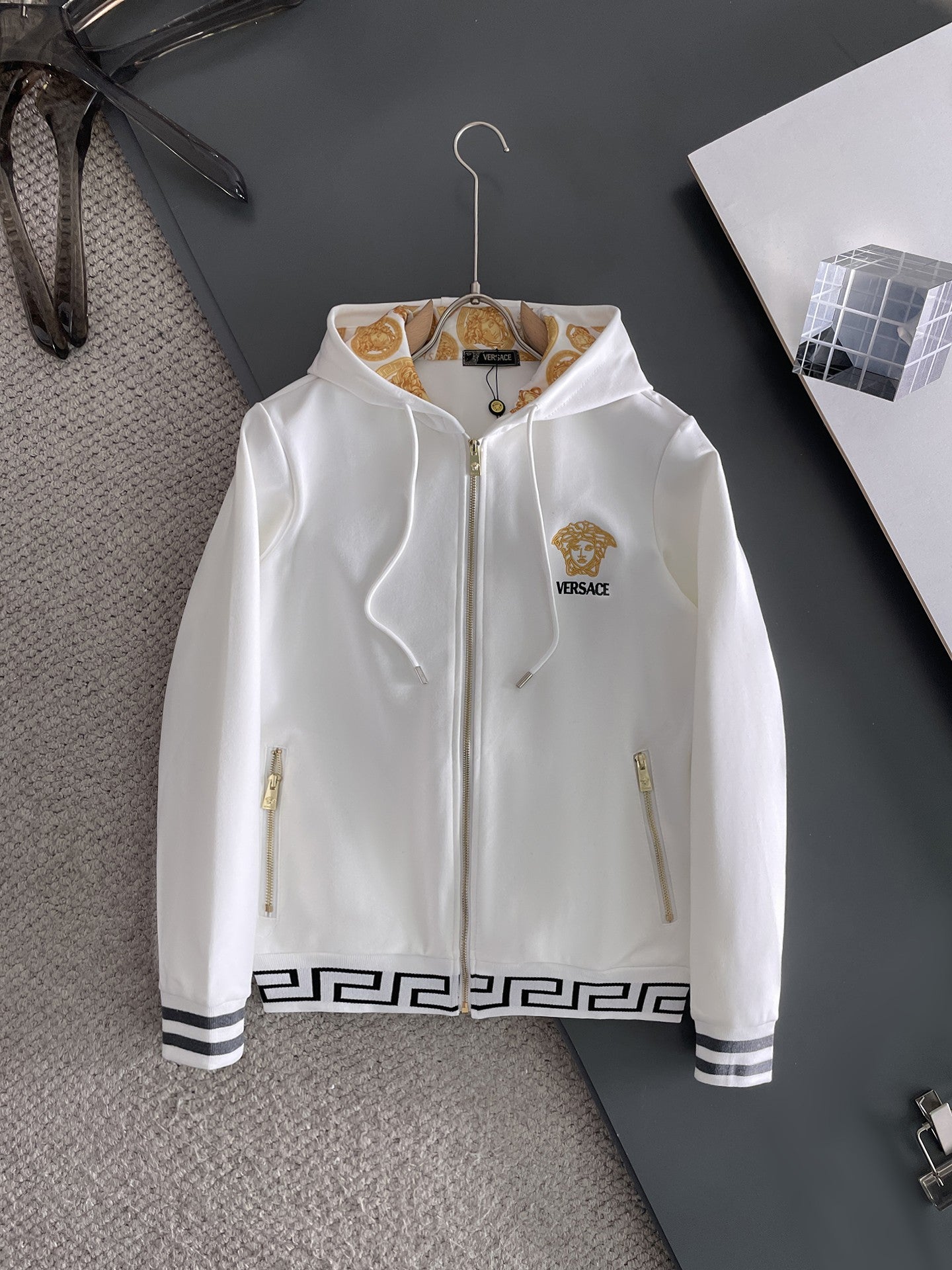25 New VC Sports Suit 0425011503
