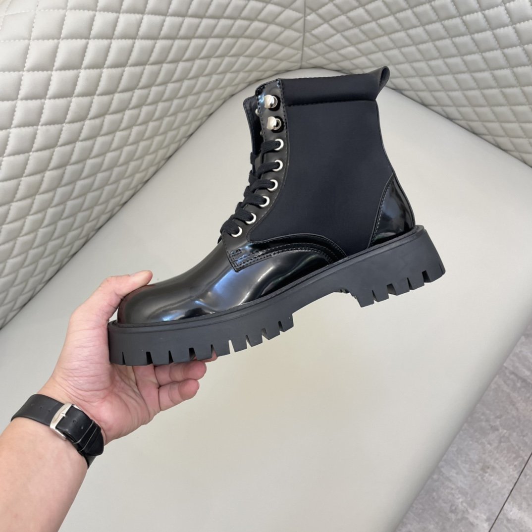Classic Black High Top Boots 0823121503