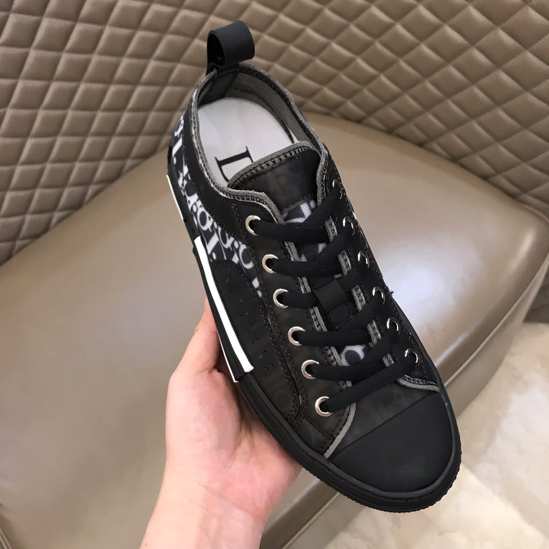 B21 Black Low-top Canvas Sneakers