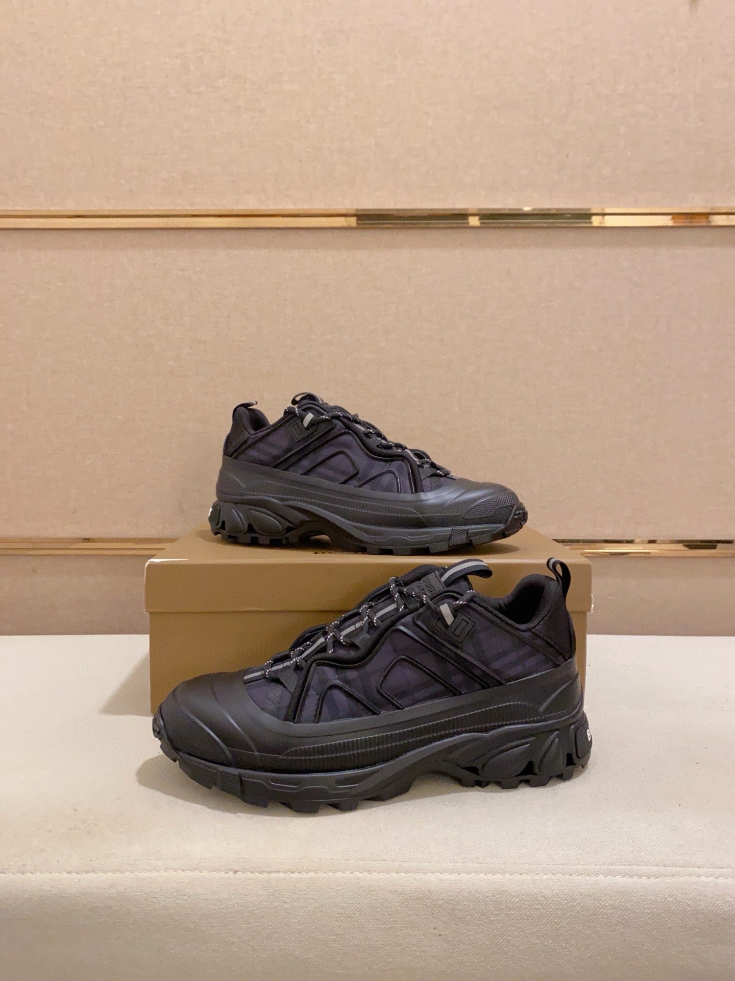 25 Luxury B Brand Casual Sneakers 0425010911