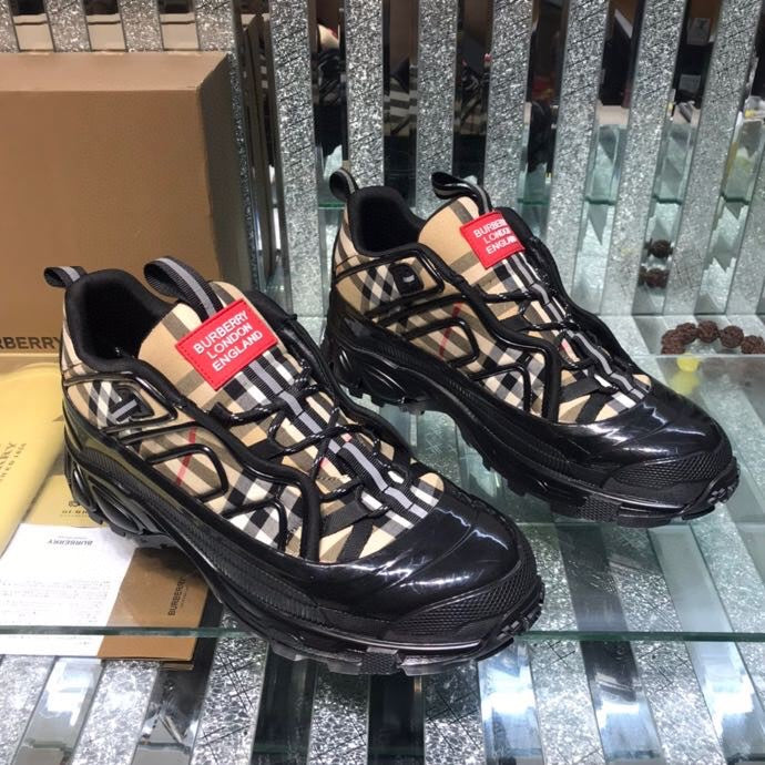 25 Luxury B Brand Casual Sneakers 0425010911