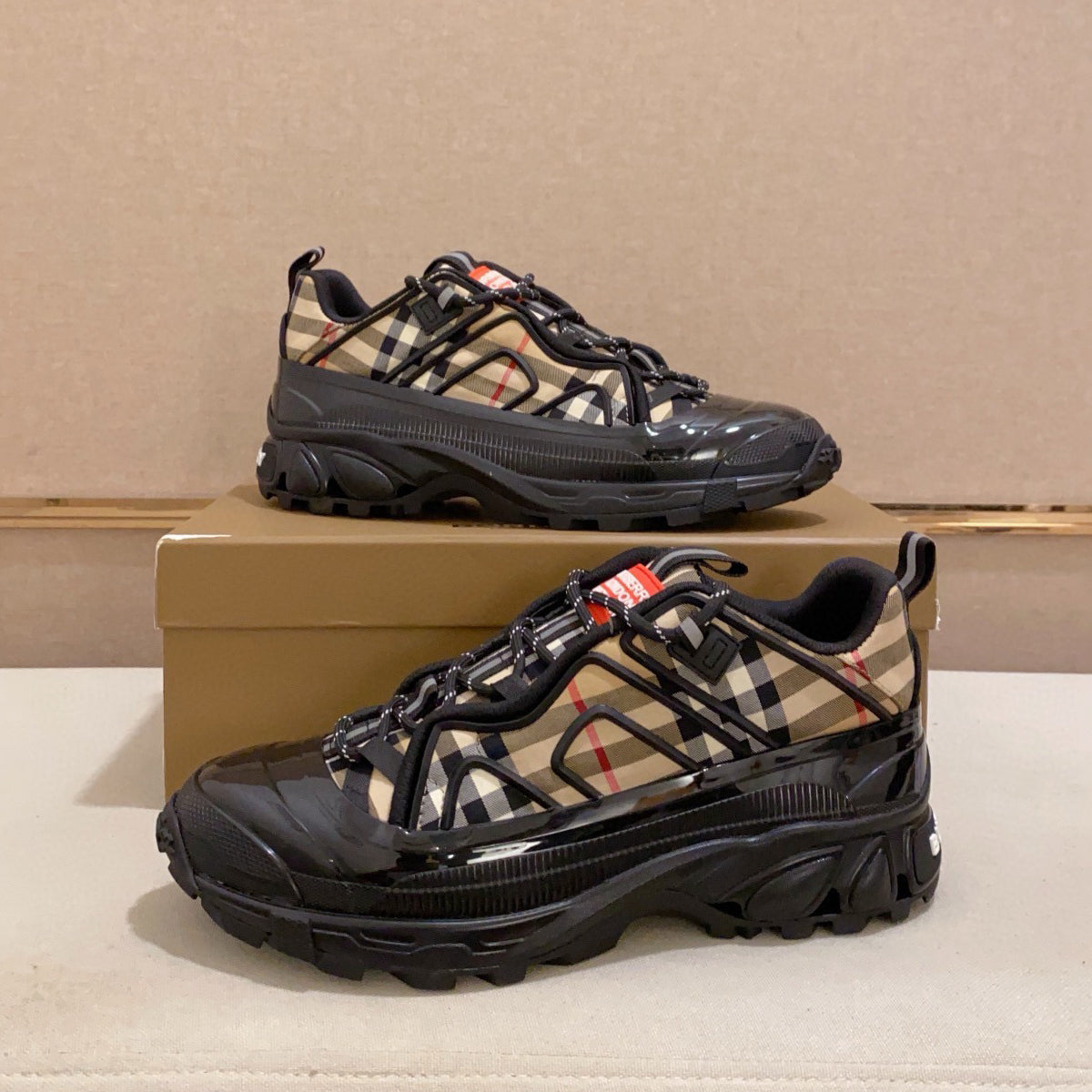 25 Luxury B Brand Casual Sneakers 0425010911