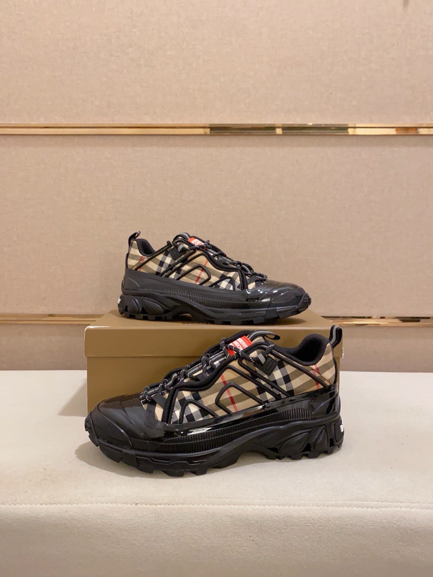 25 Luxury B Brand Casual Sneakers 0425010911