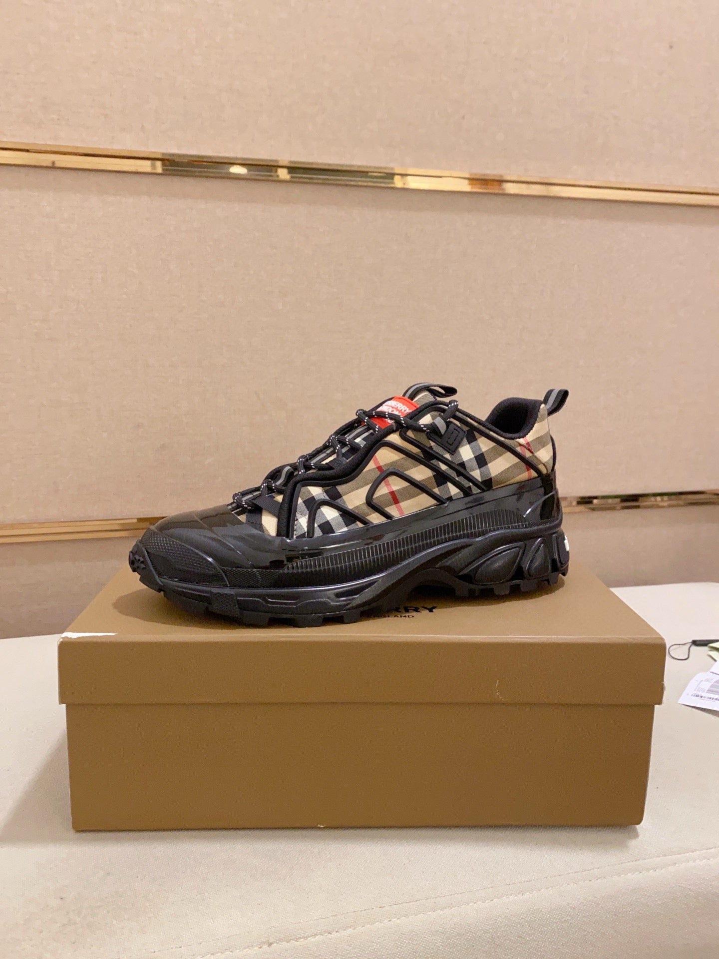 25 Luxury B Brand Casual Sneakers 0425010911