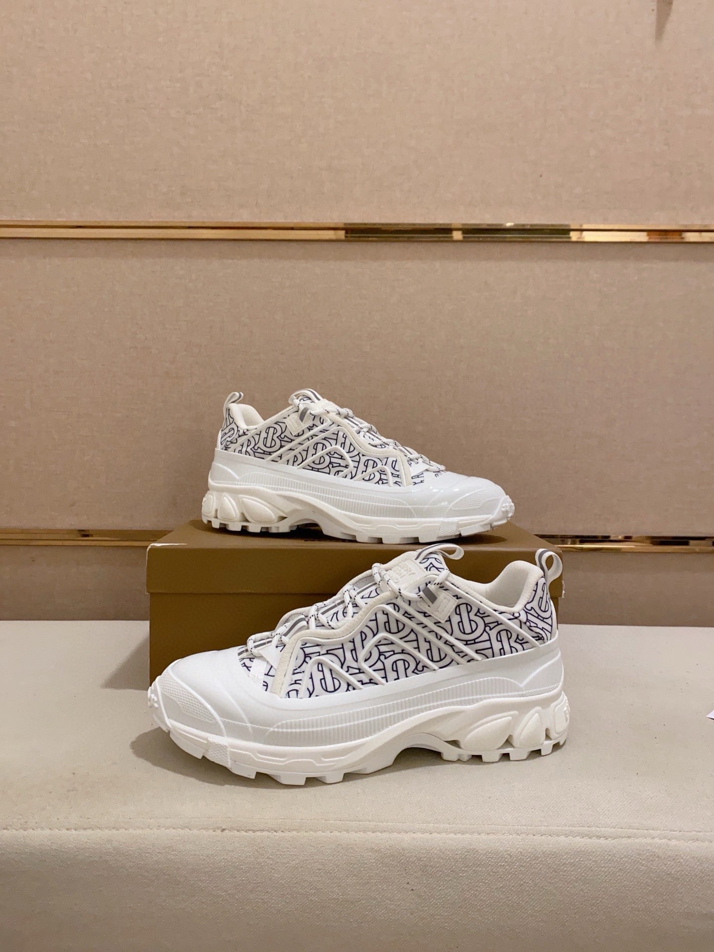 25 Luxury B Brand Casual Sneakers 0425010911