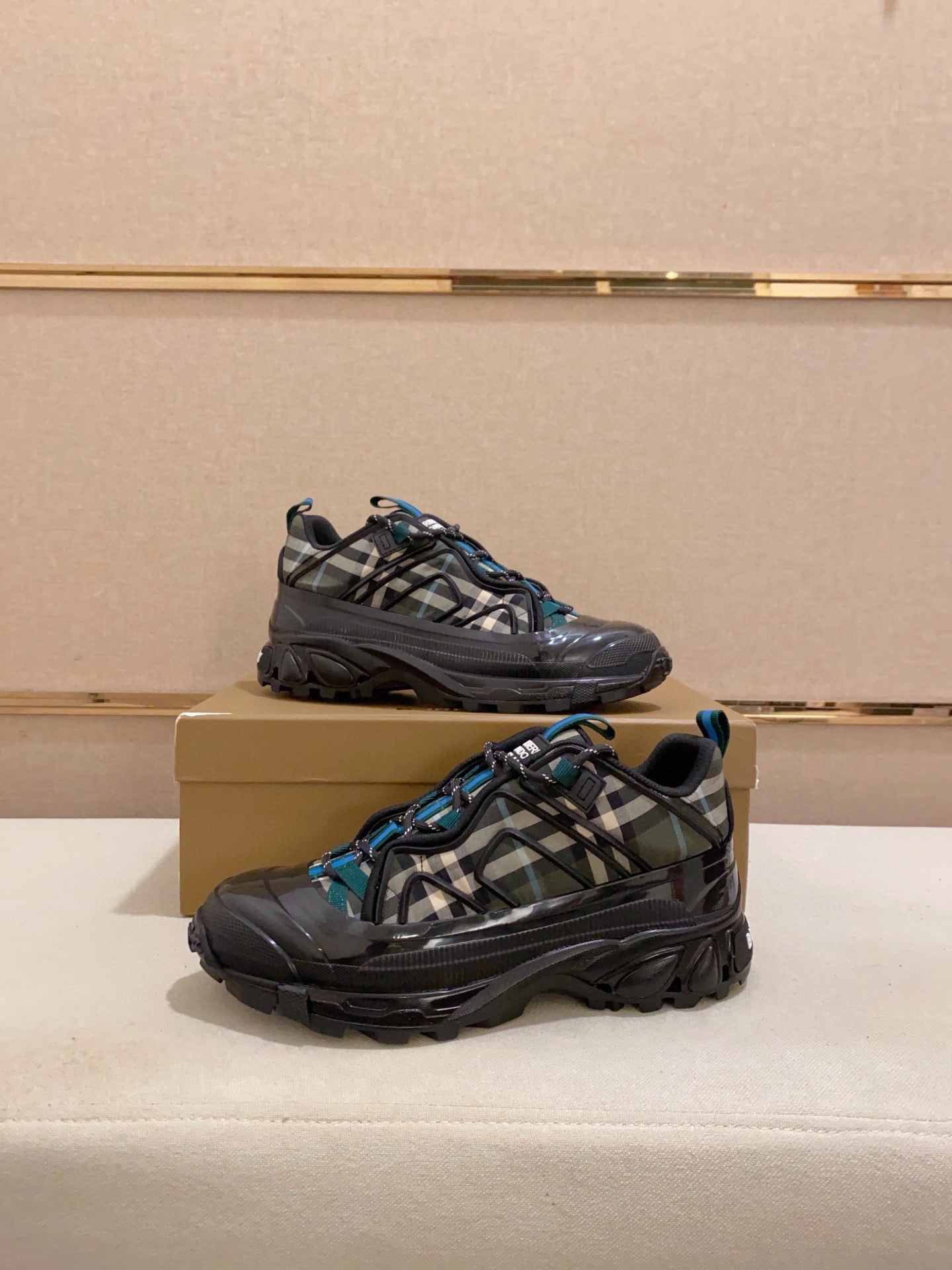 25 Luxury B Brand Casual Sneakers 0425010911