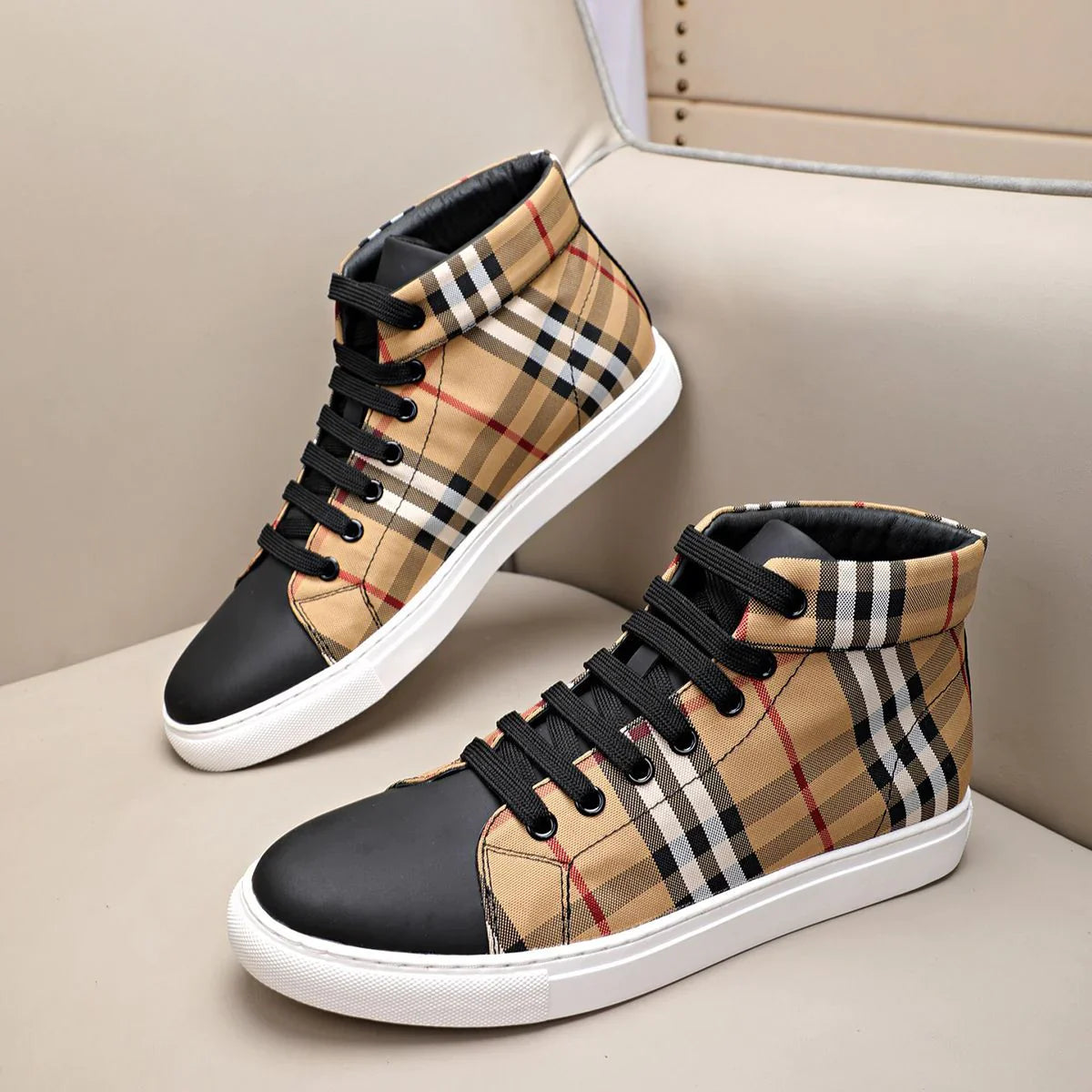 Casual and Versatile High-top Shoes 0823122606