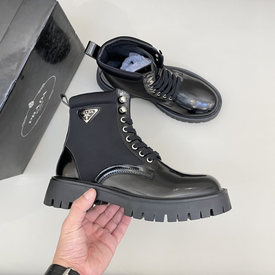 Classic Black High Top Boots 0823121503