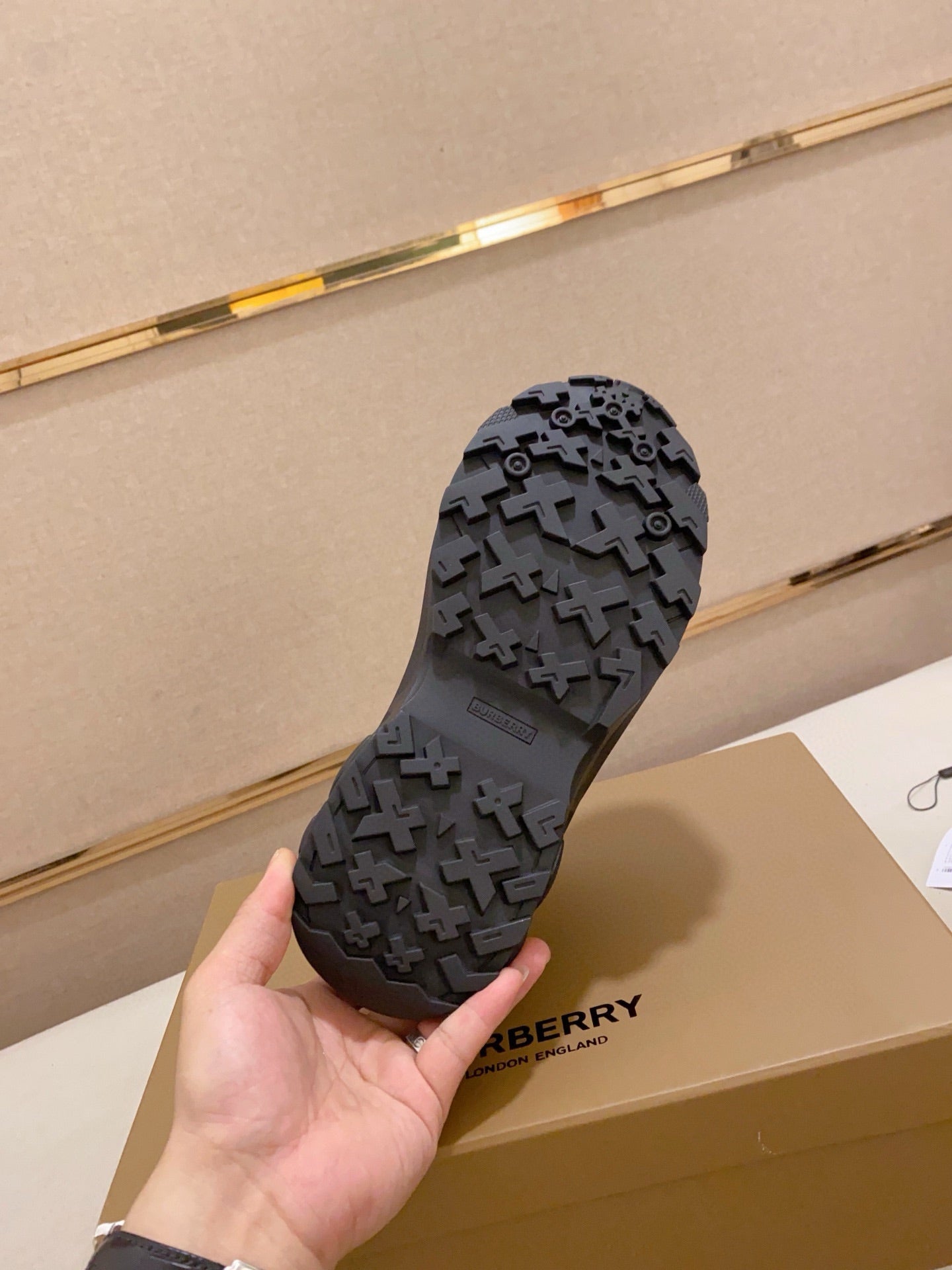 25 Luxury B Brand Casual Sneakers 0425010911