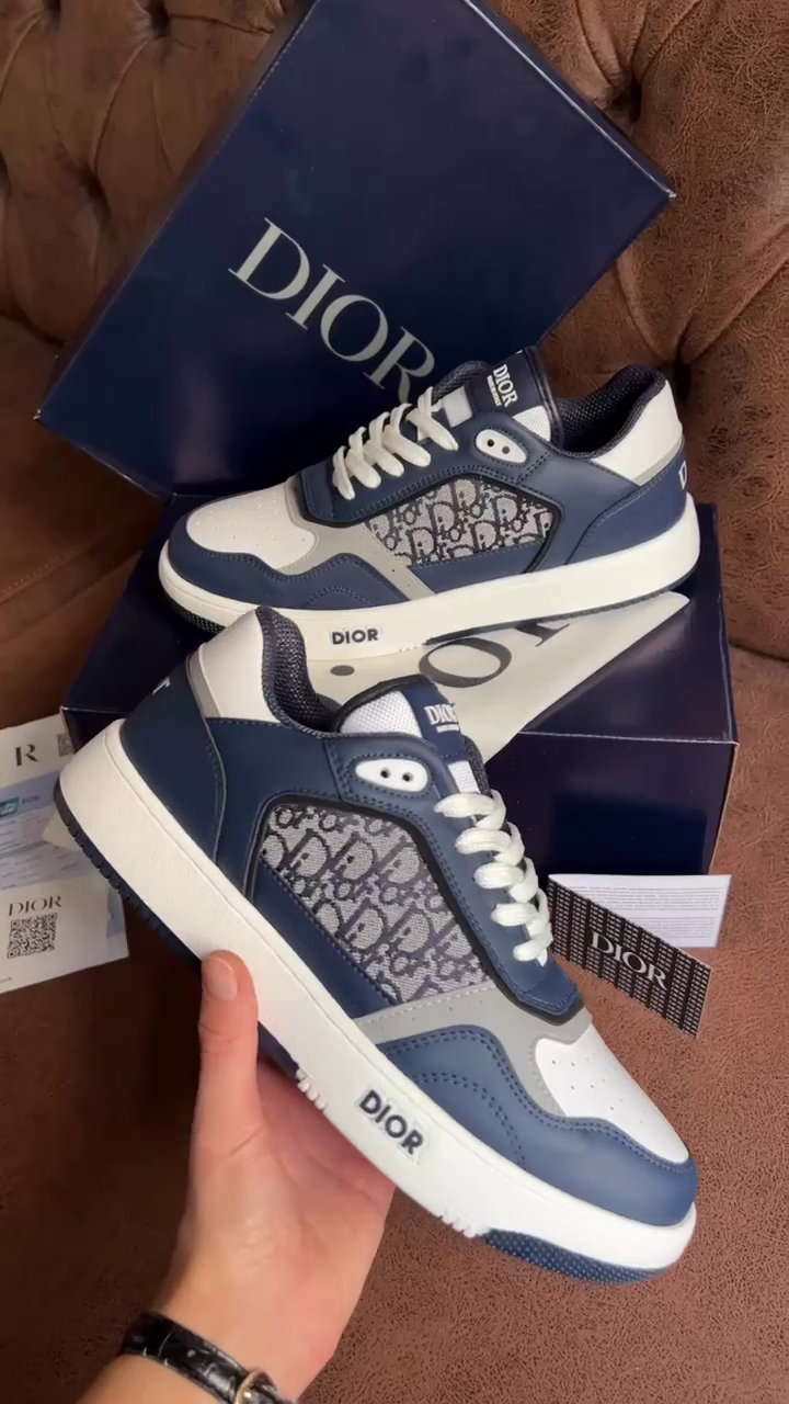 Dio Classic Boutique Fashion Sneakers 0425040901
