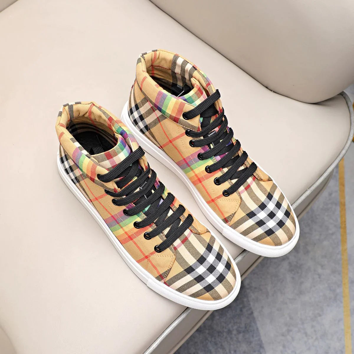 Casual and Versatile High-top Shoes 0823122606