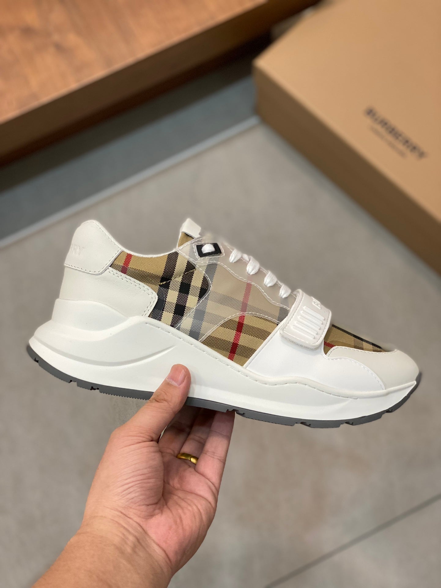 2024 bbr The latest fashionable men’s shoes fb0424072703