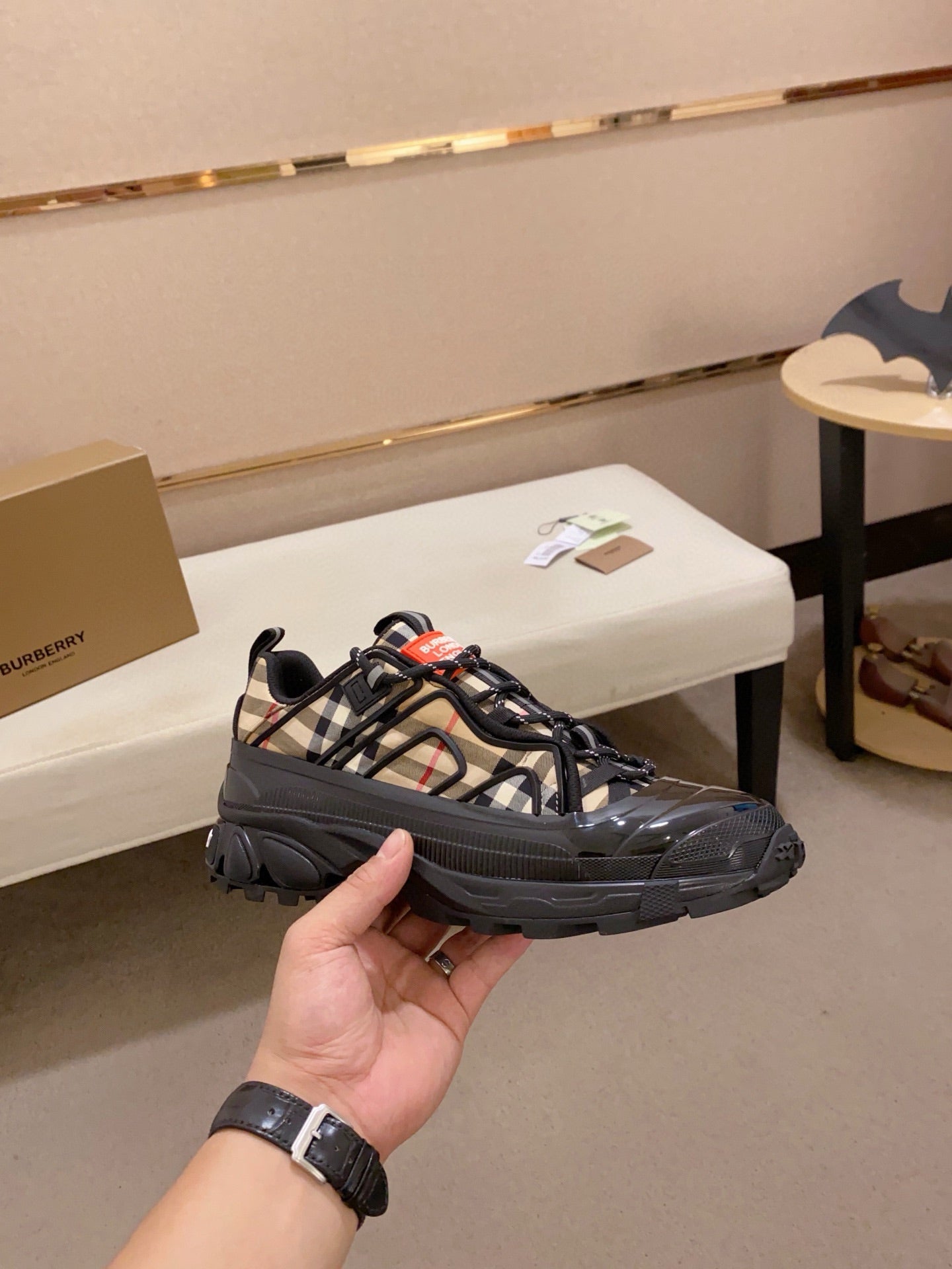 25 Luxury B Brand Casual Sneakers 0425010911