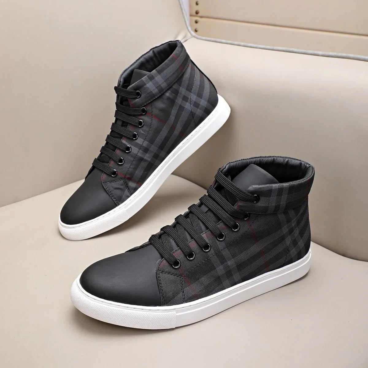 Casual and Versatile High-top Shoes 0823122606