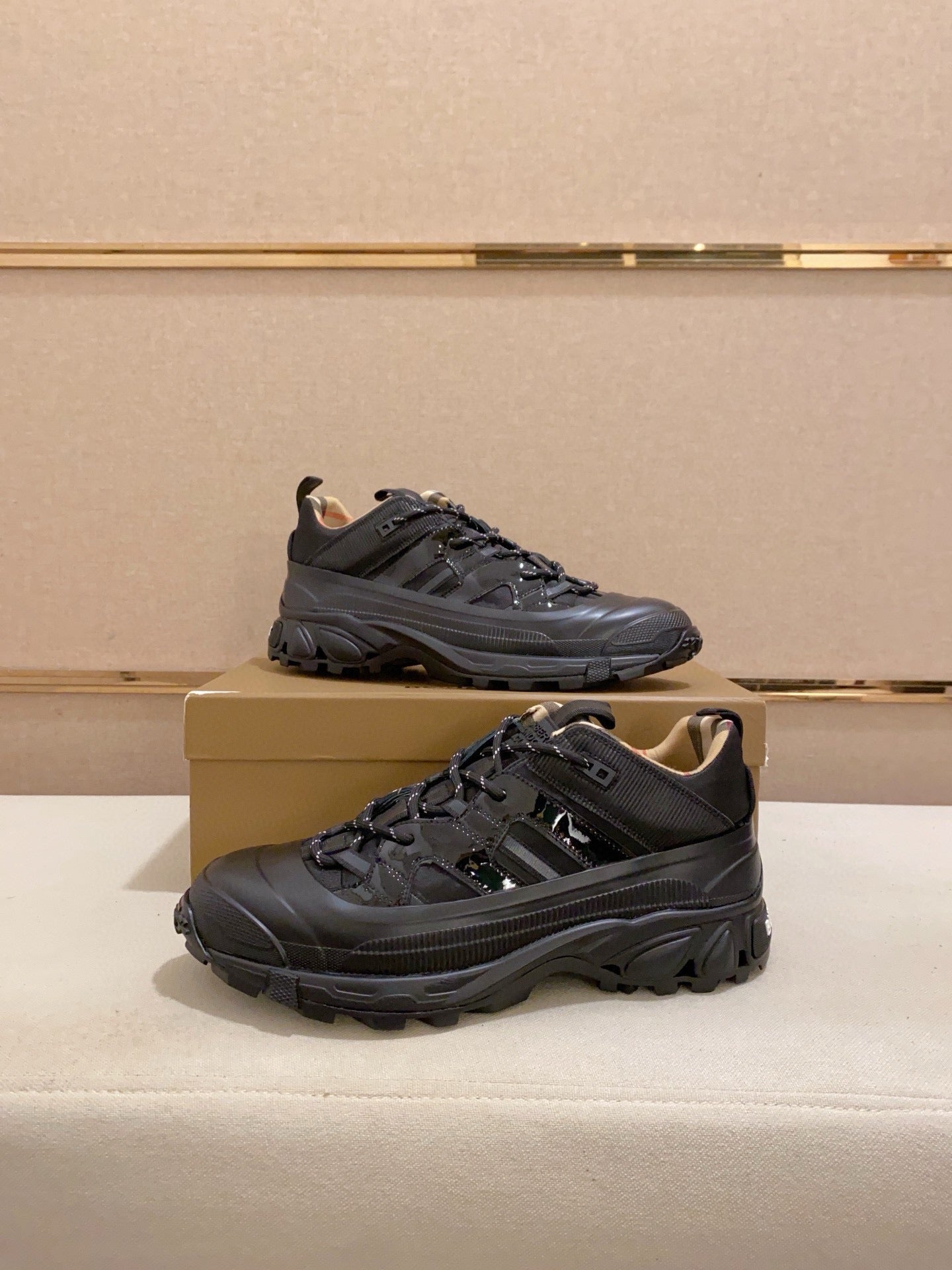 25 Luxury B Brand Casual Sneakers 0425010911