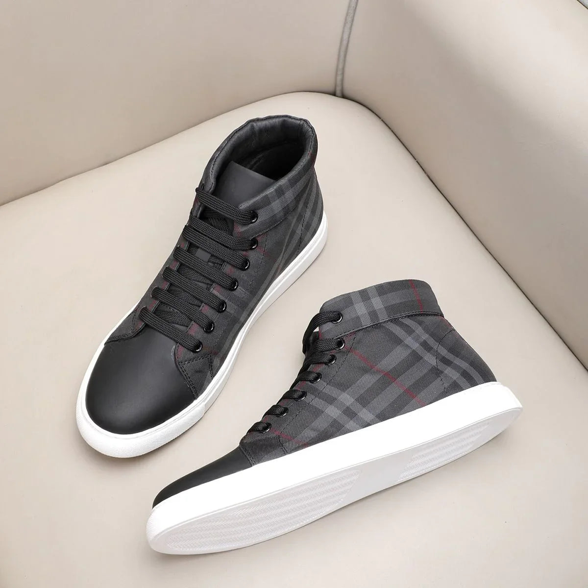 Casual and Versatile High-top Shoes 0823122606