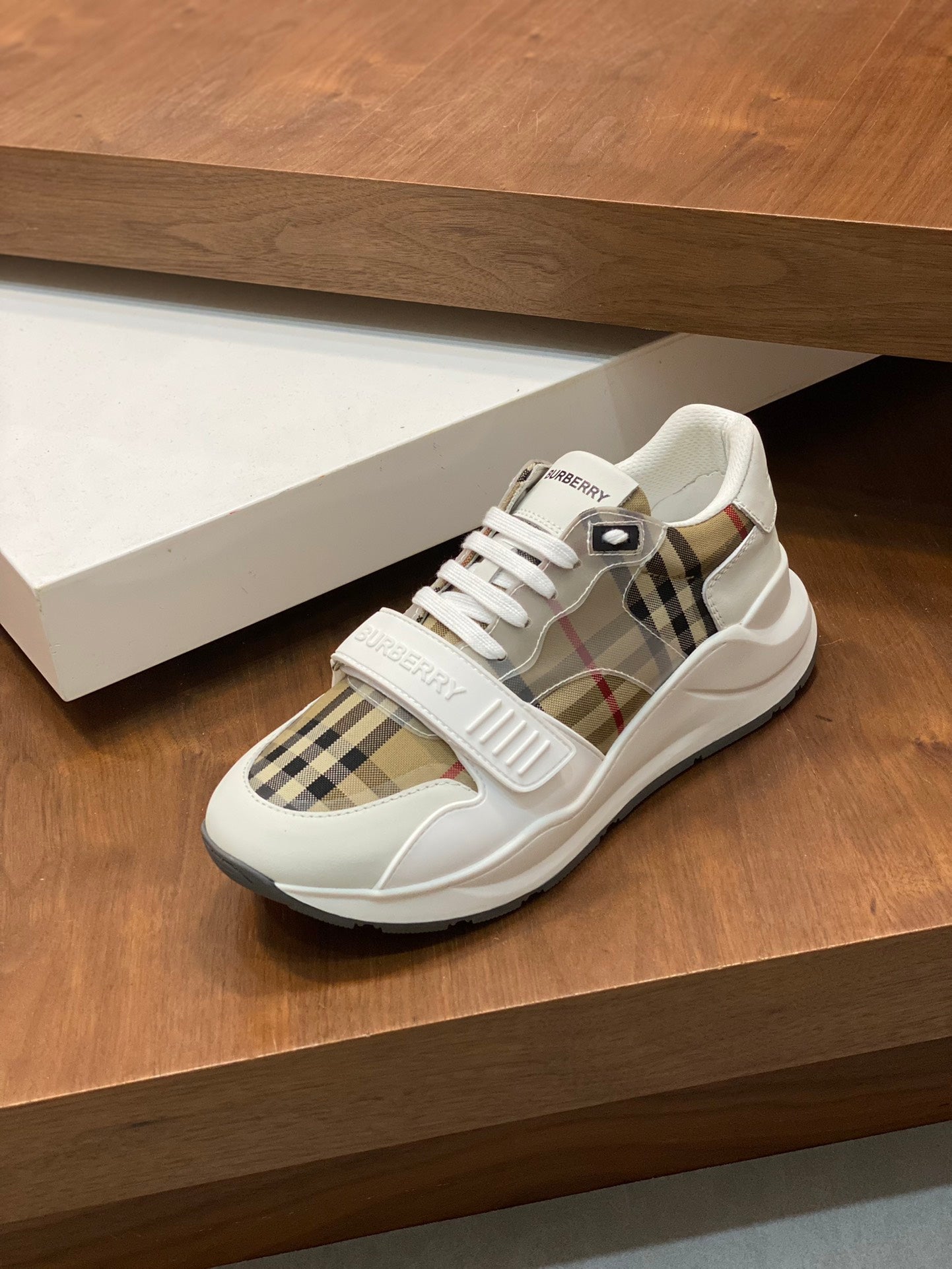 2024 bbr The latest fashionable men’s shoes fb0424072703